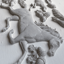  Horse and Hound Decor Mould™